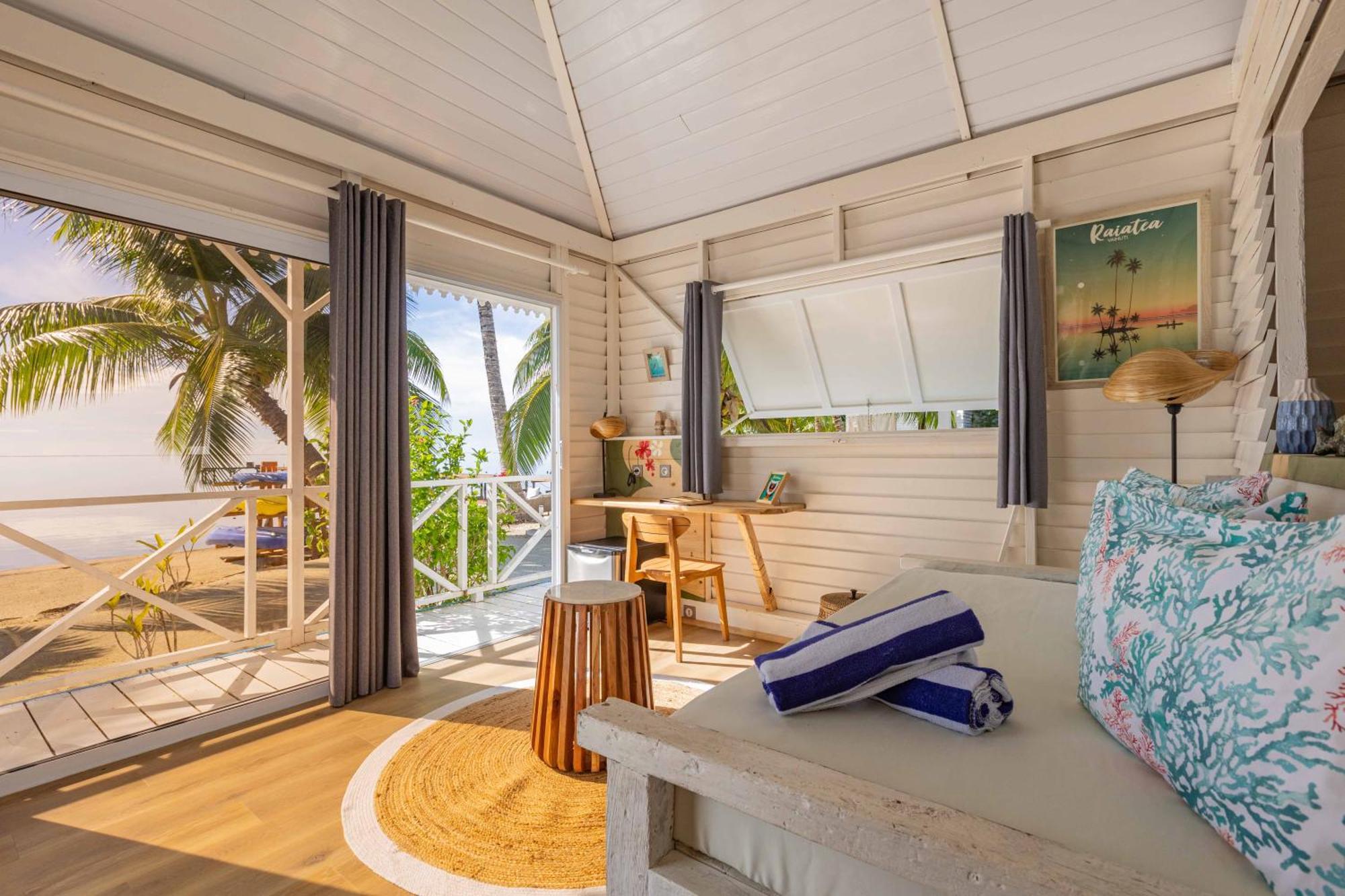 Opoa Beach Hotel Экстерьер фото